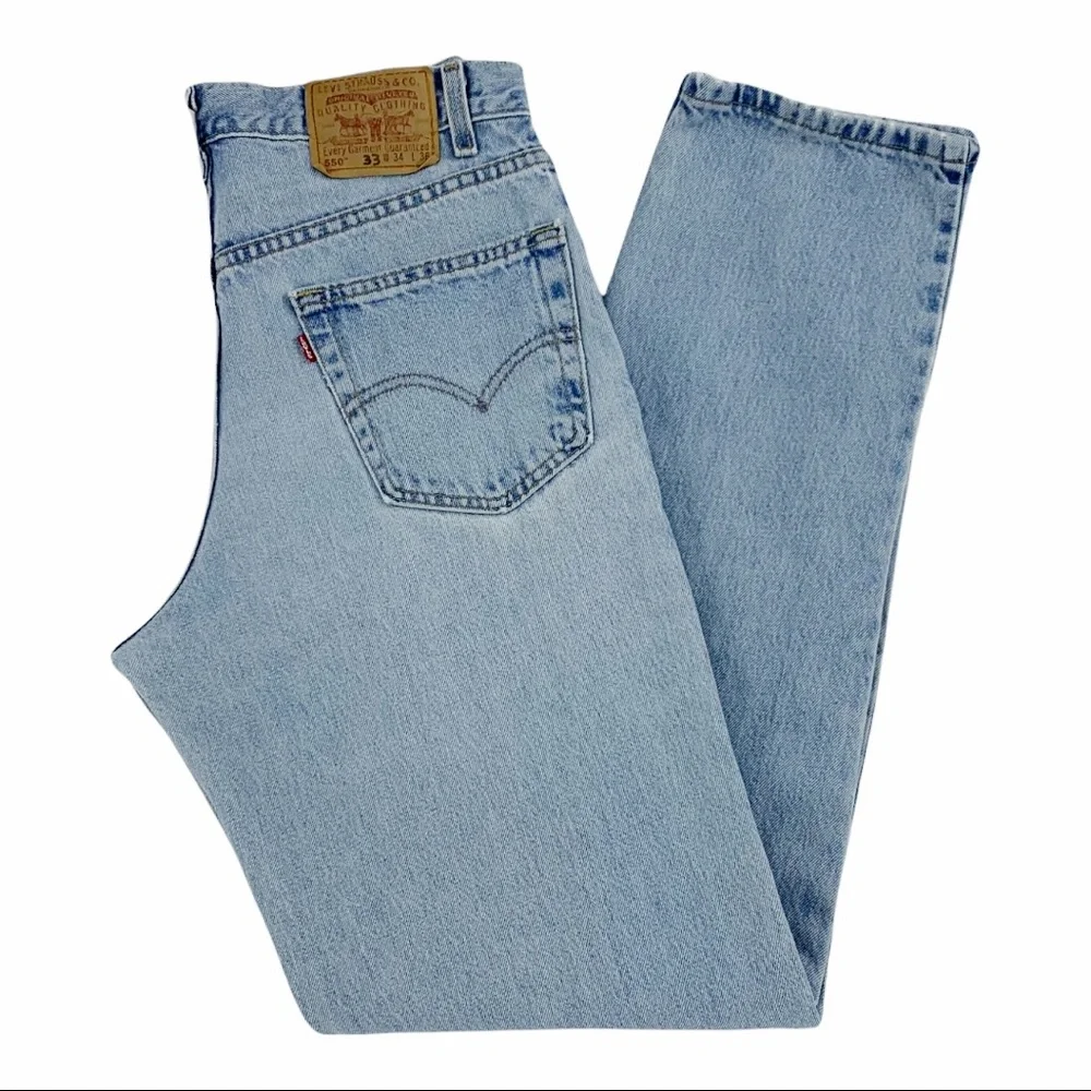Vintage Levi’s 550 Made in the USA Relaxed Fit Light Wash W33 L35.5